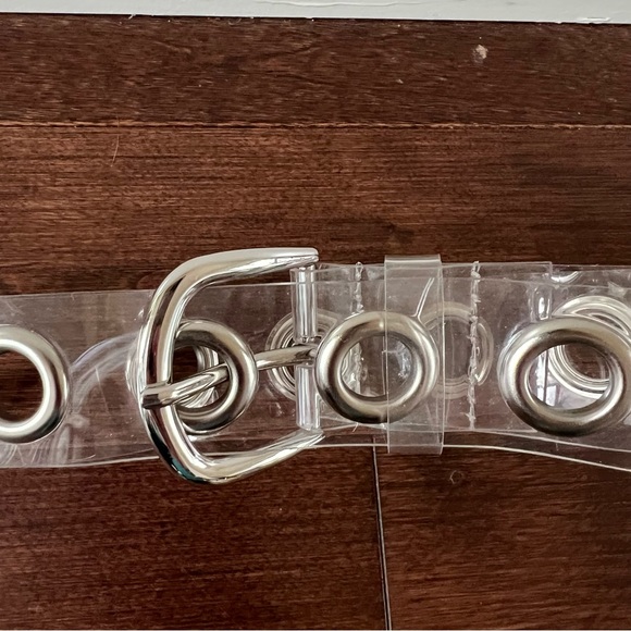 Y2K Clear Grommet Belt in great condition - Picture 2 of 5